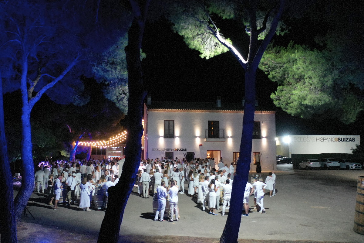 Prepárate para vivir una experiencia inolvidable… Fiesta Blanca 2024